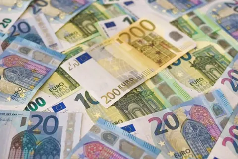 Sfeerbeeld bij het artikel: Leukste soorten bordspellen voor volwassenen en vrienden
