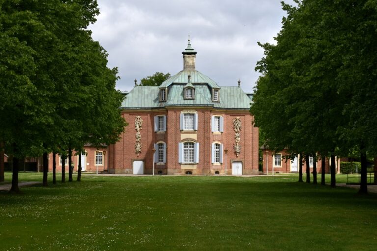 Wat is het verschil tussen een landgoed, landhuis of kasteel?