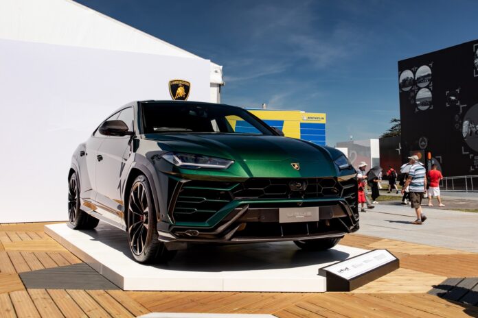 Lamborghini Urus operational lease