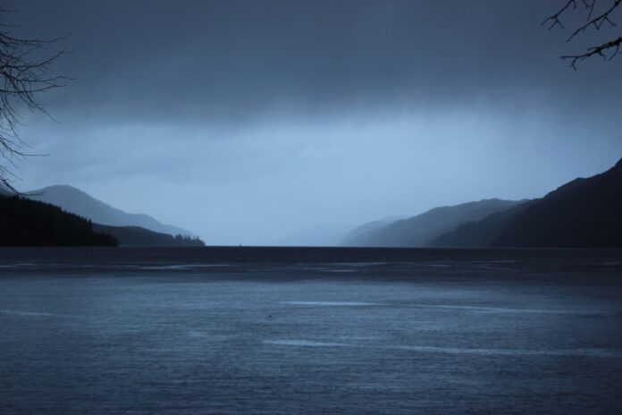 Regen Loch Ness