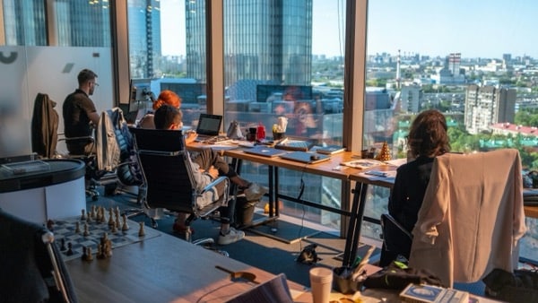 Ergonomische bureaustoelen: de sleutel tot een gezonde en productieve werkplek Ergonomische bureaustoelen